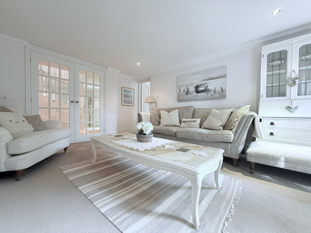 Lot: 159 - THREE-BEDROOM COTTAGE CLOSE TO TOWN CENTRE AND SEAFRONT - Alternative Angle of Living Room